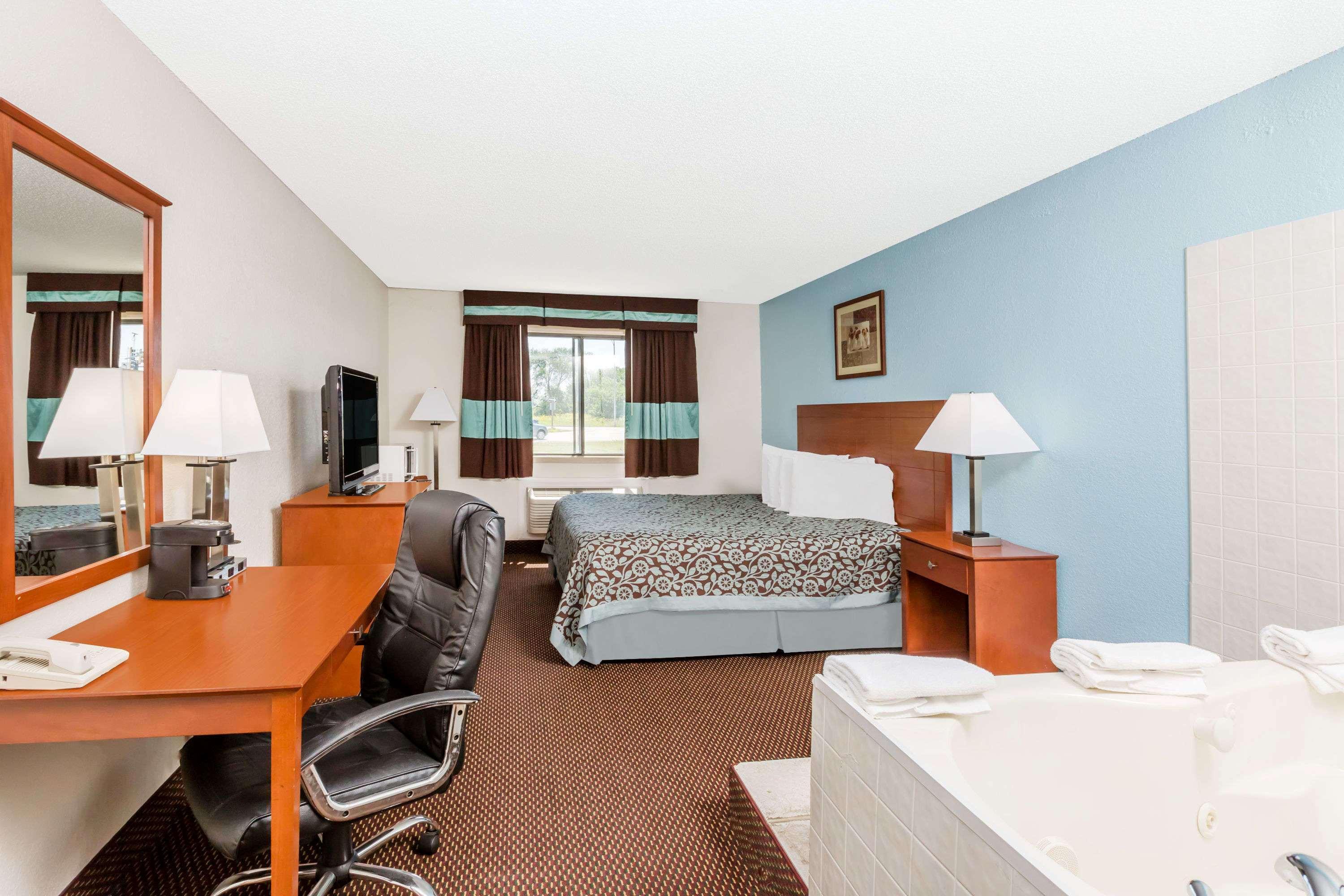 Days Inn By Wyndham Ankeny - Des Moines Exterior photo