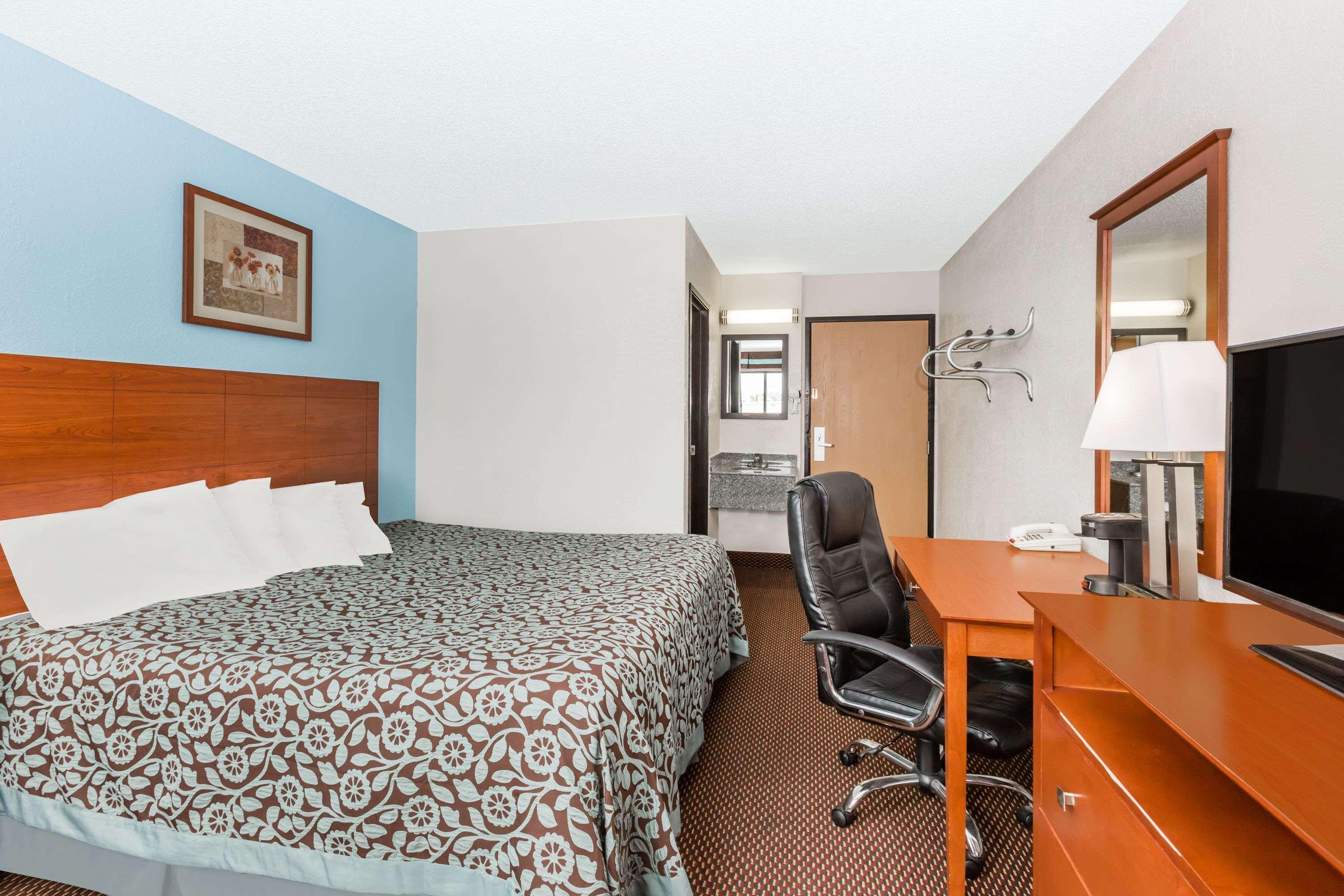 Days Inn By Wyndham Ankeny - Des Moines Exterior photo